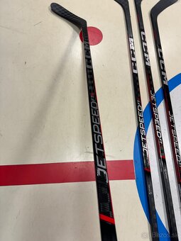 UPLNE NOVA PROFI HOKEJKA CCM JETSPEED FT6 SR SIGMATEX - 2