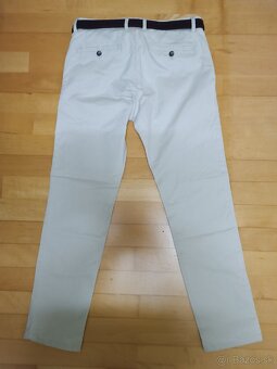 Pánske béžové nohavice s opaskom - 2