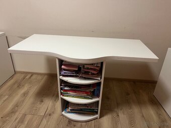 Pisaci stol pre dvoch - 2