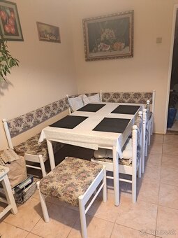 Kuchynska rohová lavica, stol, 2 stolicky, jedna taburetka.. - 2