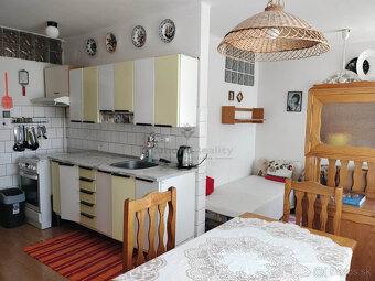 Na predaj veľký 3 izbový tehlový byt na Solivare s vlastným - 2