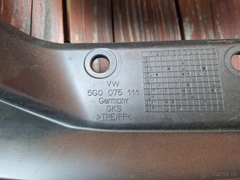 Predný pravý lapač nečistôt na VW Golf - 2