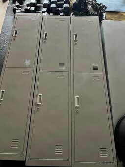 kovová skriňa ,šatnová skrinka - 2