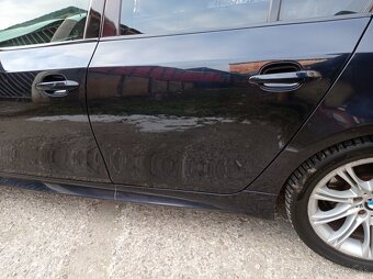Predám dvere na BMW E60 carbonschwarz met. - 2