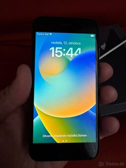 iPhone 8 64gb - top stav - 2