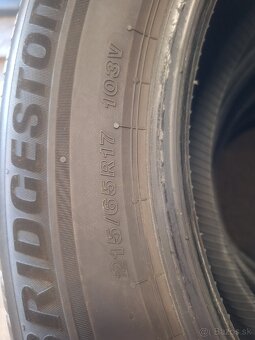 215/65 R17 - 2