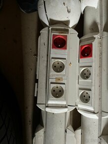 Legrand instalacne stlpiky so zasuvkami - 2