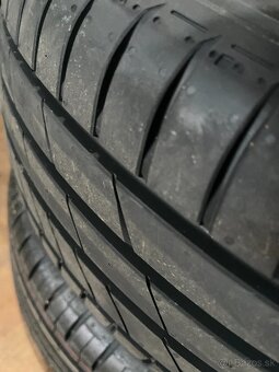 205/60r16 92V Kumho nové - 2