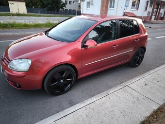Volkswagen Golf 5 77kw rok 2007 - 2
