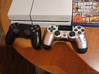 PS4 (500GB) + 2 ovládače + 2 hry - 2
