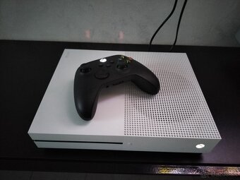 Predám Xbox one s 1TB - 2