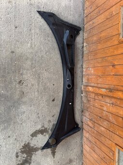 Audi R8 2016-2021 plast pod okno - 2