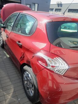 Peugeot 208 - havarované - 2