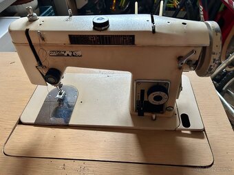 Šijací stroj Predom 438 - 2