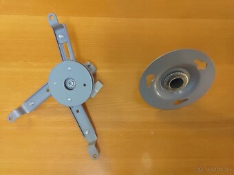 Univerzálny držiak projektora - 2