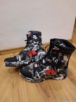 Vysoká celoročná obuv - 2