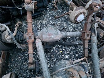 Predám náhradné dieli na V3s - 2