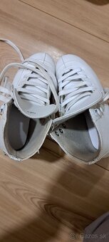 Predám detské korčule 33-34 - 2
