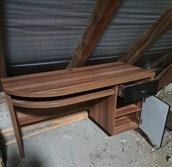Pracovný stôl - 2