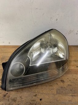 Predné svetla Hyundai Tucson 1 - 2
