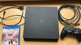 PS4 slim - 2