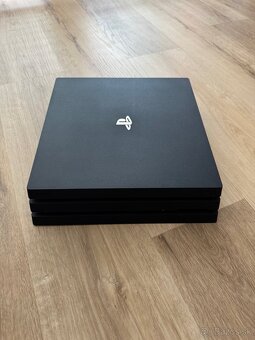Playstation 4 PRO - 1TB - 2