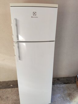 Predám chladničku Elektrolux - 2