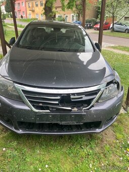 Renault Latitude 2.0 dci 110 kw - 2