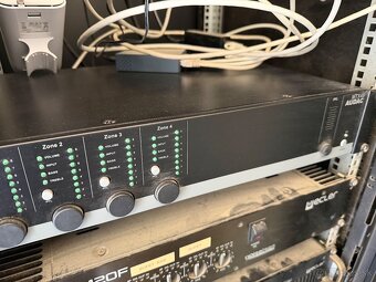 AUDAC MTX48 – 4-zónový audio mixér / controller (top stav) - 2