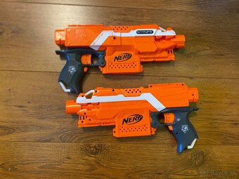 Nerf stryfe, infinus, zasobniky, šipky - 2