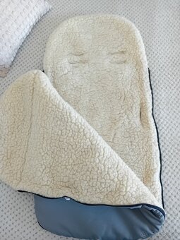 Svetlosivý fusak s runom - 2