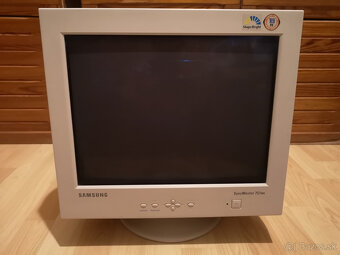 17'' CRT Monitor Samsung SyncMaster - 2