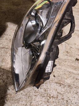 Peugeot 407 predné pravé svetlo - 2