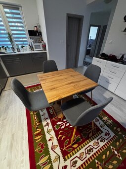 Jedálenský stôl - 2