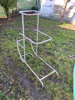 Emile Guyot stojan na kvety - 2