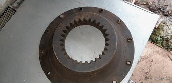 PREDAM NOVÚ GUMOVÚ SPOJKU NA ZT 323A ,AĽEBO ZT 303 ,ZT300 - 2