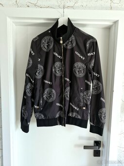 Versace a Versace Jeans Couture prechodna bunda a tricko - 2