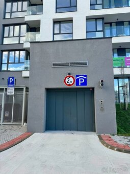 PRENÁJOM garáž. státie Petržalka, bezpečné proti krádeži - 2