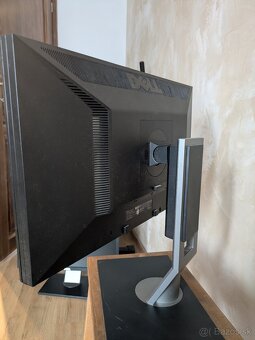 Dell monitor uhlopriecka 55cm - 2