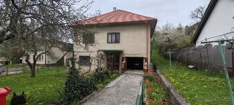 RODINNÝ DOM BIZNIS, POZEMOK 1051m, namestie Bystrica 1min. - 2