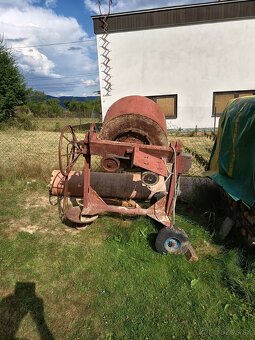 Miesacka na betón - 2