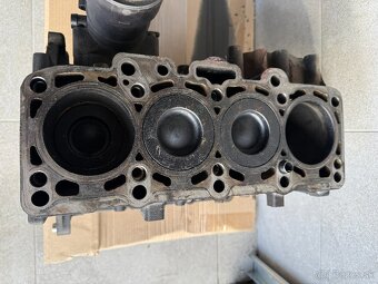 Blok motora Passat B7 2.0tdi 103kw CFFB - 2
