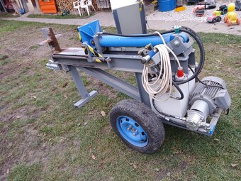 Štiepačka dreva poloautomat - 2