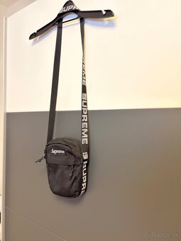 Supreme taska cez pleco - 2