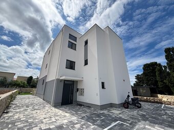 Troizbový apartmán s bazénom, Novalja / Chorvátsko - 2