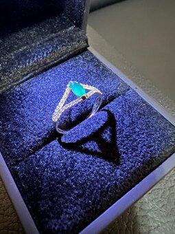 Zlatý dámsky prsteň - luxus - 2