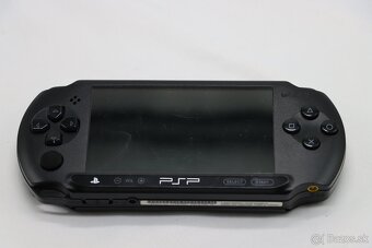 PSP E1004 Street + nabíjačka + 2GB karta + 4 hry - 2