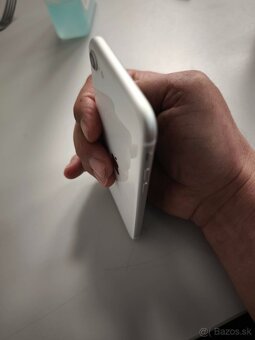 Predám Iphone SE 2020 - 2