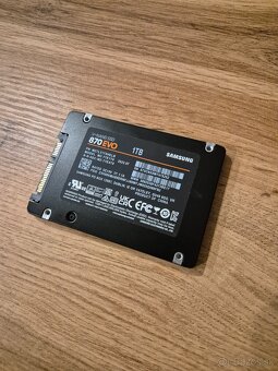 Predám 2.5" SSD Samsung EVO 870 1TB v Záruke - 2