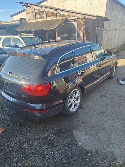 Rozpredám audi Q7 3.0tdi 171kw a 4.2fsi 257kw RV07 - 2